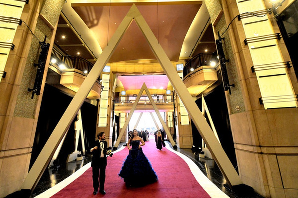 Minh tinh Hollywood khoe váy áo lộng lẫy trên thảm đỏ Oscar 2019 - 4 Minh tinh Hollywood khoe váy áo lộng lẫy trên thảm đỏ Oscar 2019 - 4