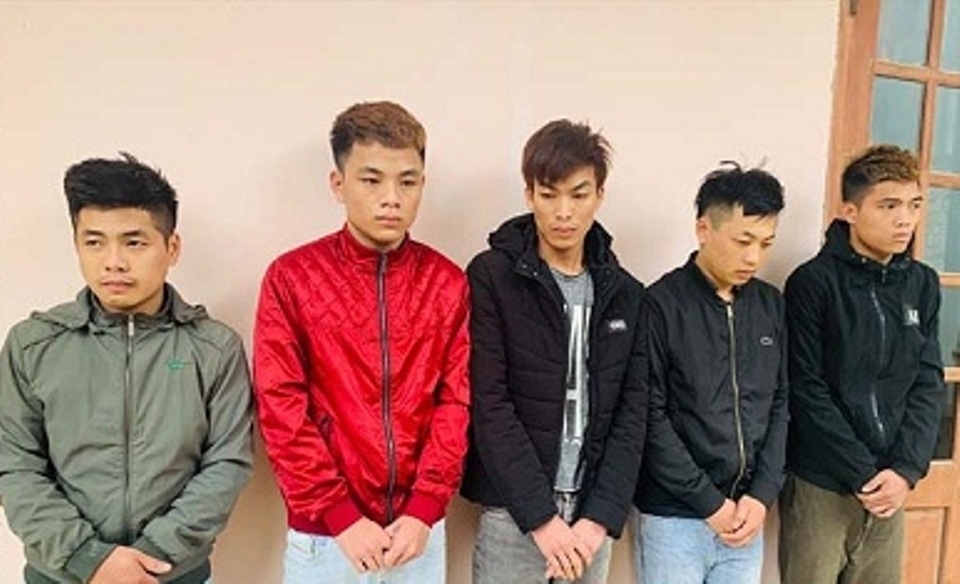 Bắt giữ 6 nghi can dùng súng bắn người - 2 Bắt giữ 6 nghi can dùng súng bắn người - 2