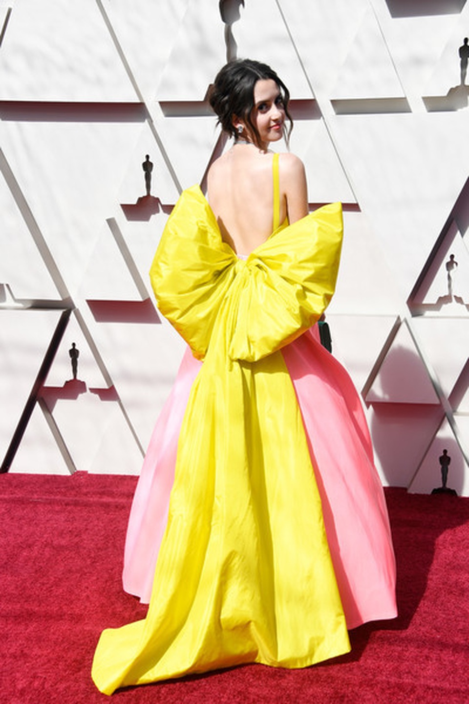 Minh tinh Hollywood khoe váy áo lộng lẫy trên thảm đỏ Oscar 2019 - 61 Minh tinh Hollywood khoe váy áo lộng lẫy trên thảm đỏ Oscar 2019 - 61