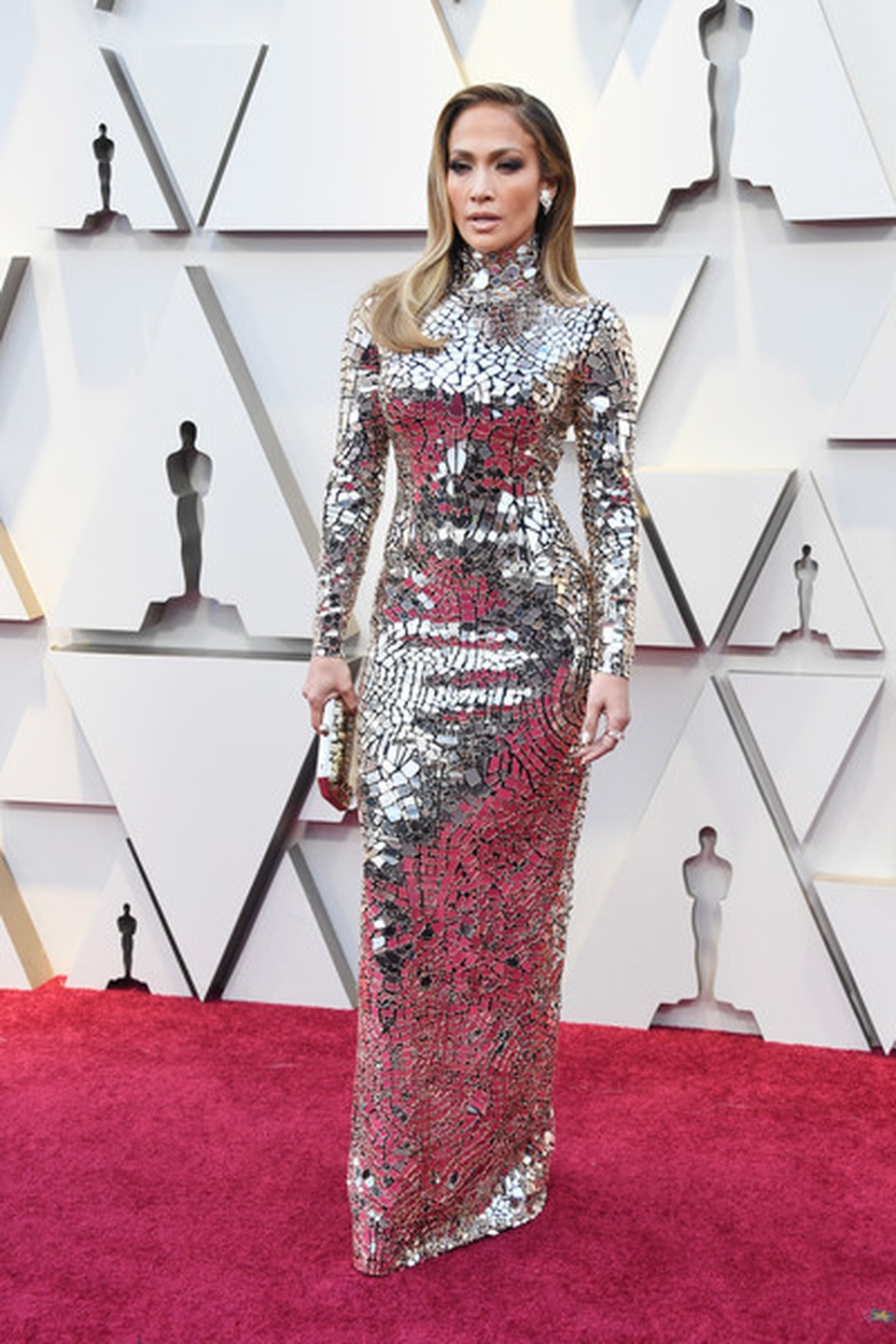 Minh tinh Hollywood khoe váy áo lộng lẫy trên thảm đỏ Oscar 2019 - 20 Minh tinh Hollywood khoe váy áo lộng lẫy trên thảm đỏ Oscar 2019 - 20