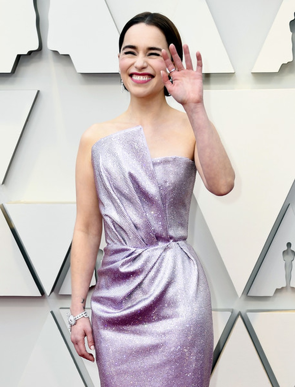 Minh tinh Hollywood khoe váy áo lộng lẫy trên thảm đỏ Oscar 2019 - 10 Minh tinh Hollywood khoe váy áo lộng lẫy trên thảm đỏ Oscar 2019 - 10