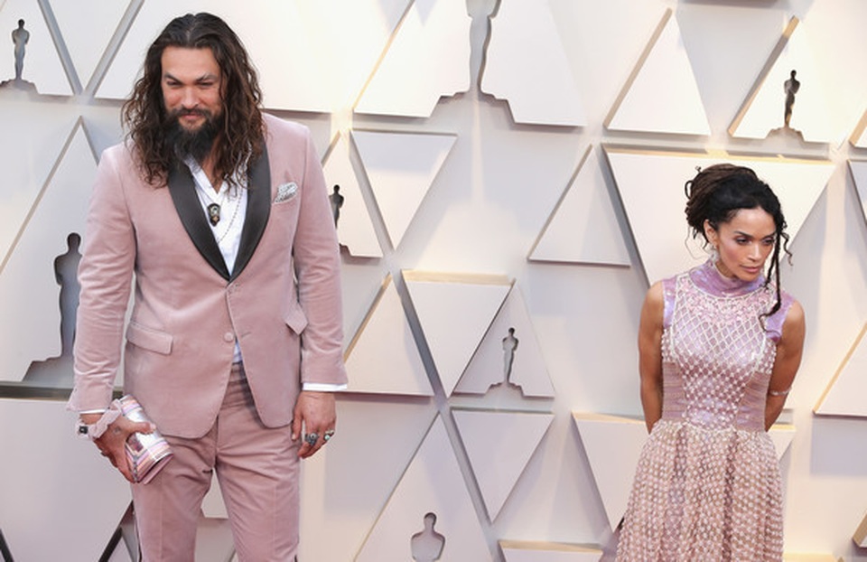 Minh tinh Hollywood khoe váy áo lộng lẫy trên thảm đỏ Oscar 2019 - 52 Minh tinh Hollywood khoe váy áo lộng lẫy trên thảm đỏ Oscar 2019 - 52
