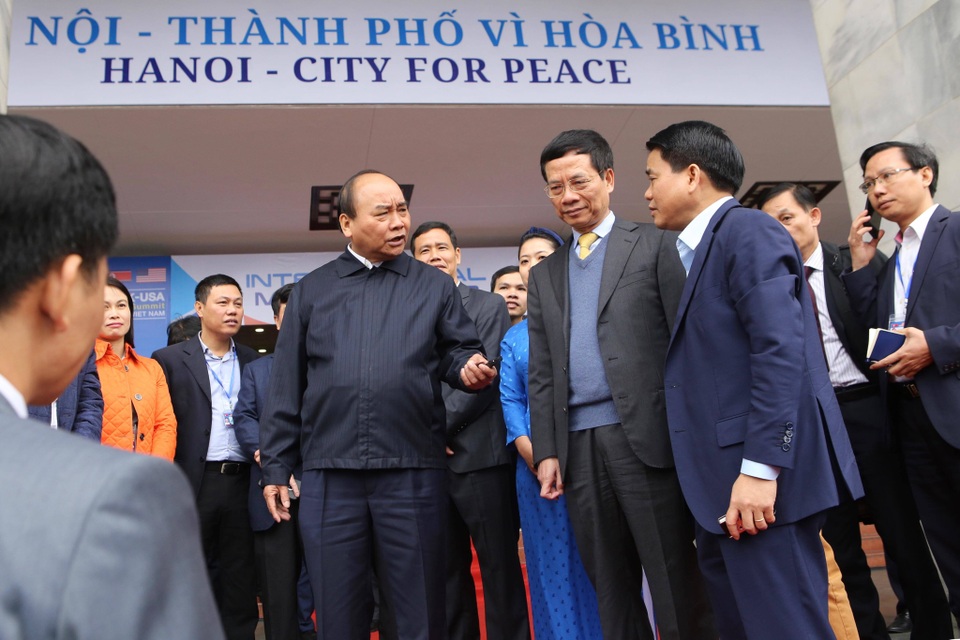 Thủ tướng 3 lần đến Trung tâm báo chí, hướng dẫn chuẩn bị món ăn đón bạn bè quốc tế - 1 Thủ tướng 3 lần đến Trung tâm báo chí, hướng dẫn chuẩn bị món ăn đón bạn bè quốc tế - 1