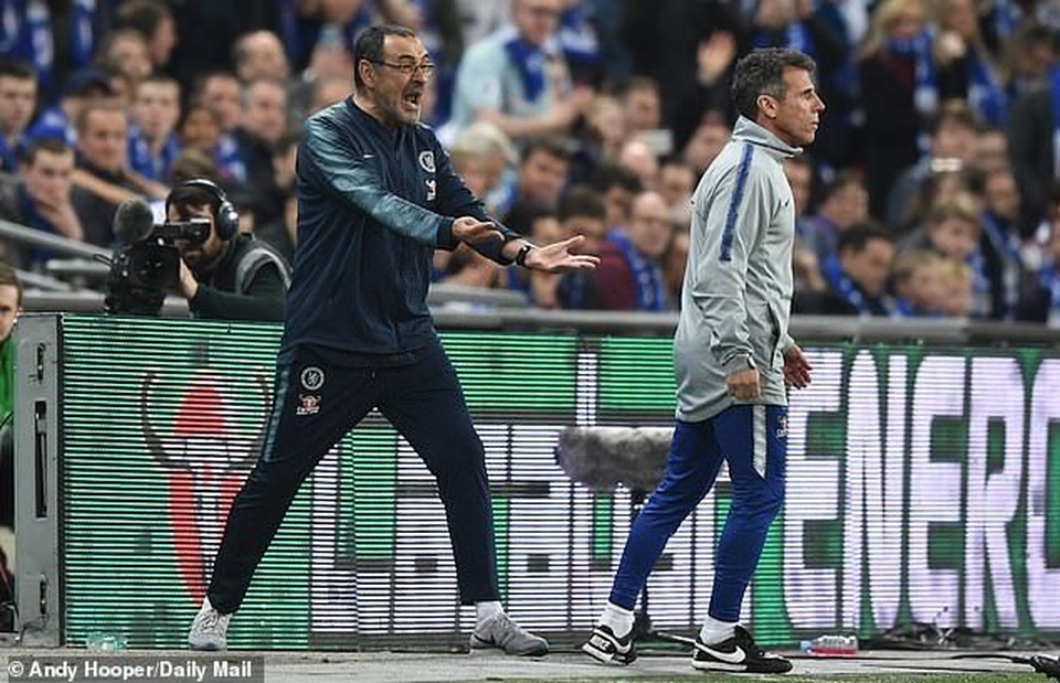 HLV Sarri tức điên do thủ thành Kepa Arrizabalaga không chịu rời sân - 6 HLV Sarri tức điên do thủ thành Kepa Arrizabalaga không chịu rời sân - 6