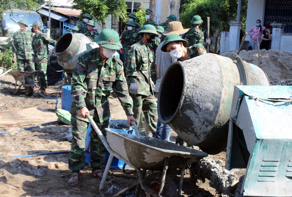 Phú Yên: Hơn 400 đoàn viên tham gia chương trình “Mùa xuân thắp sáng yêu thương” - 3 Phú Yên: Hơn 400 đoàn viên tham gia chương trình “Mùa xuân thắp sáng yêu thương” - 3