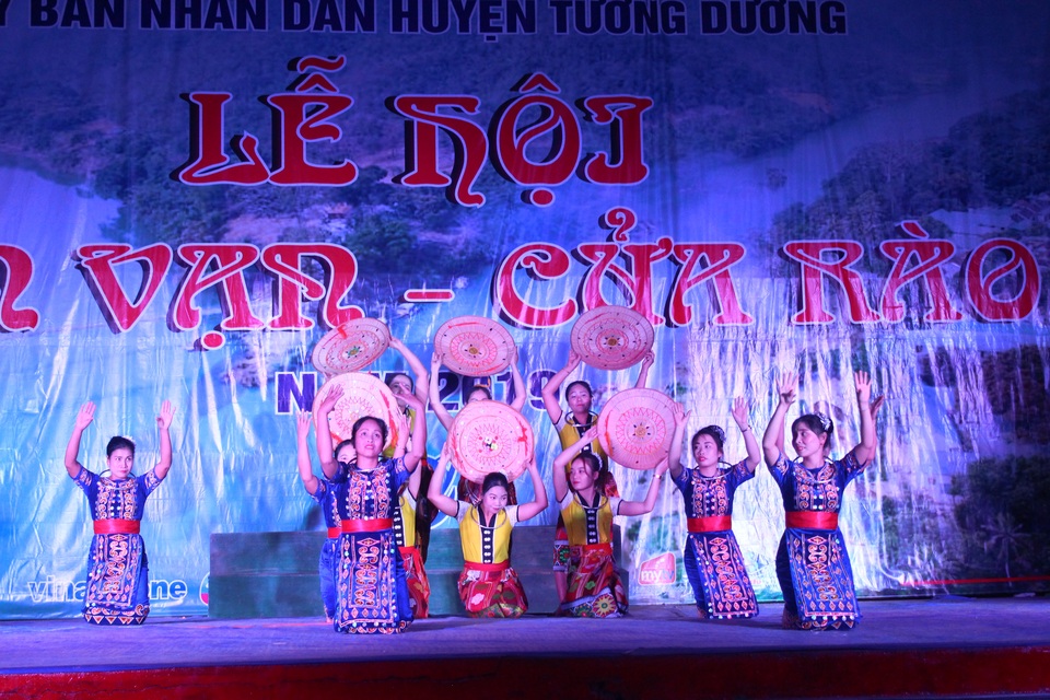 Ấn tượng với lễ hội nơi hợp lưu giữa 3 con sông - 14 Ấn tượng với lễ hội nơi hợp lưu giữa 3 con sông - 14