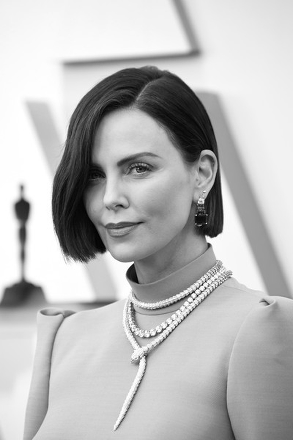 Minh tinh Hollywood khoe váy áo lộng lẫy trên thảm đỏ Oscar 2019 - 48 Minh tinh Hollywood khoe váy áo lộng lẫy trên thảm đỏ Oscar 2019 - 48