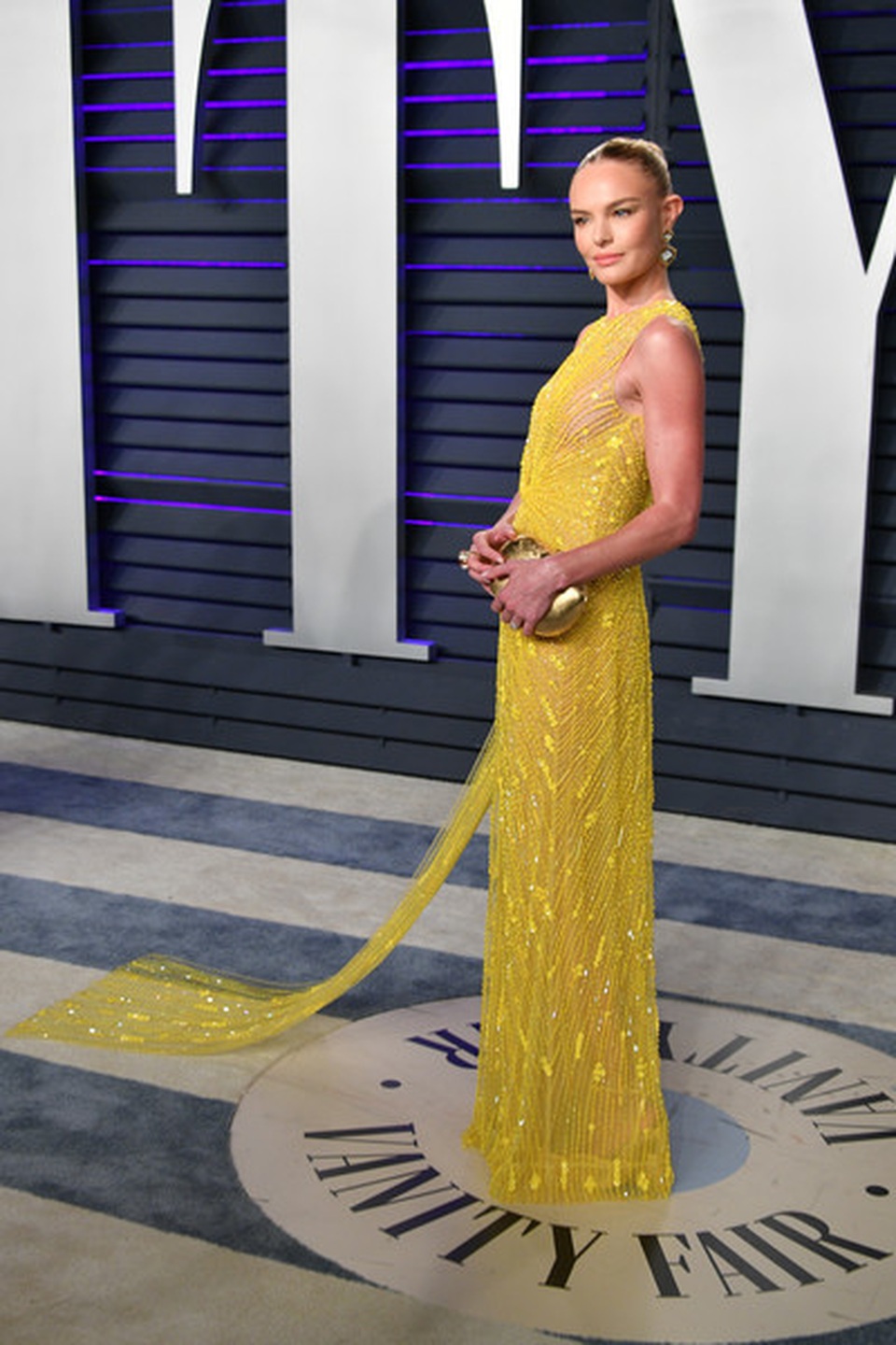 Siêu mẫu bạch biến diện váy sành điệu dự tiệc Oscar  - 10