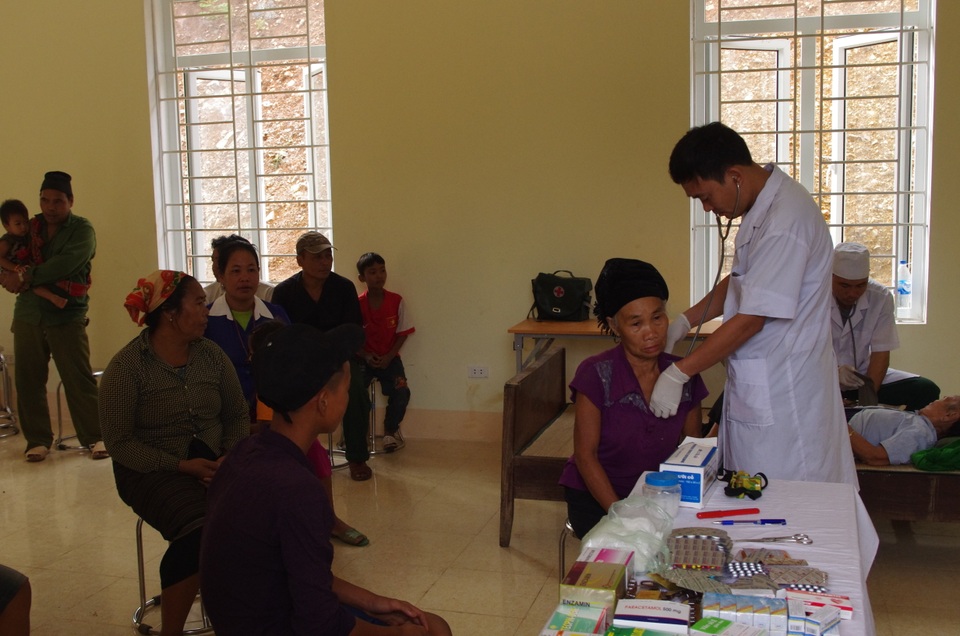 Người bác sĩ tận tụy với người dân hai bên biên giới Việt - Lào - 3 Người bác sĩ tận tụy với người dân hai bên biên giới Việt - Lào - 3