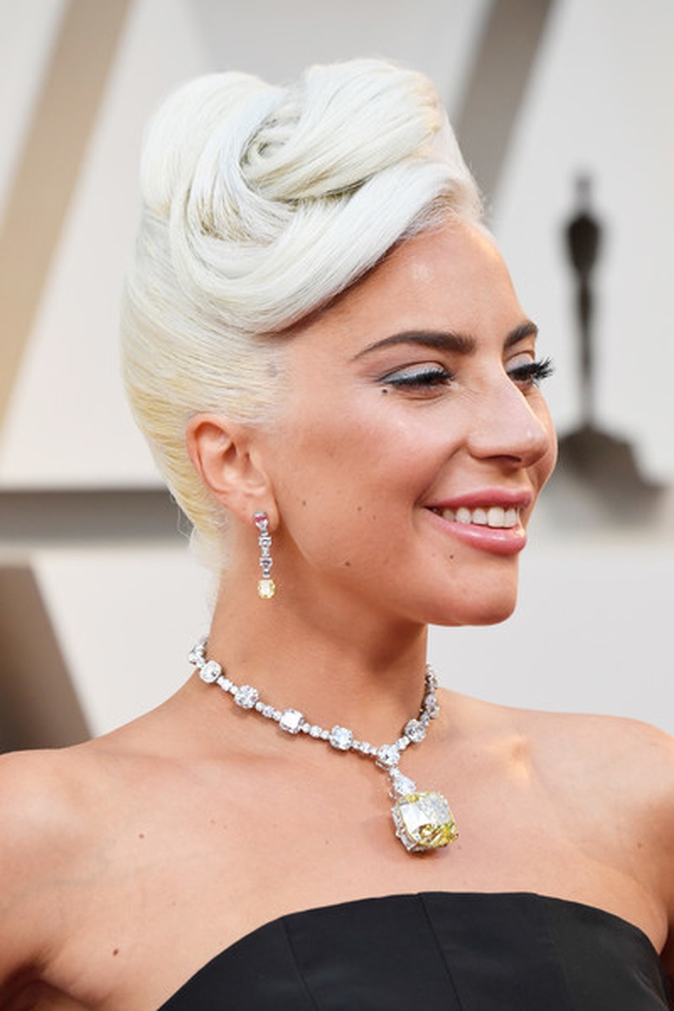 Minh tinh Hollywood khoe váy áo lộng lẫy trên thảm đỏ Oscar 2019 - 60 Minh tinh Hollywood khoe váy áo lộng lẫy trên thảm đỏ Oscar 2019 - 60