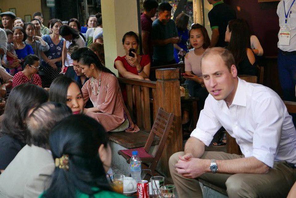 Những lãnh đạo nước ngoài “mê mẩn” ẩm thực bình dân Việt Nam - 5 Những lãnh đạo nước ngoài “mê mẩn” ẩm thực bình dân Việt Nam - 5