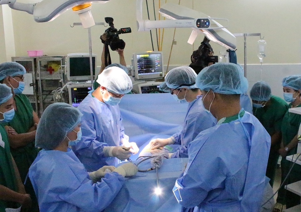 Bác sĩ cũng phát sợ với lá phổi đen sạm của bệnh nhân hút thuốc lá 30 năm - 2 Bác sĩ cũng phát sợ với lá phổi đen sạm của bệnh nhân hút thuốc lá 30 năm - 2