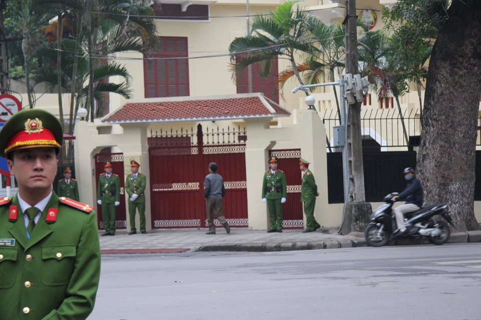 Chủ tịch Kim Jong-un thăm Đại sứ quán Triều Tiên tại Hà Nội - 4 Chủ tịch Kim Jong-un thăm Đại sứ quán Triều Tiên tại Hà Nội - 4