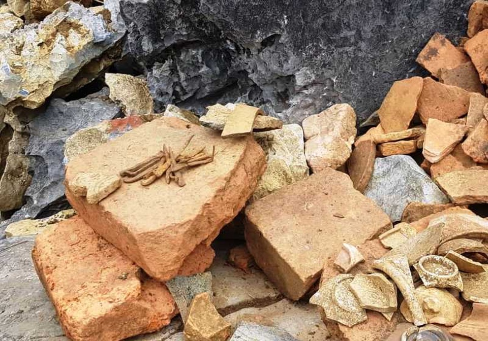 Công bố kết quả khai quật thám sát di chỉ khảo cổ học núi Xuân Đài - 8 Công bố kết quả khai quật thám sát di chỉ khảo cổ học núi Xuân Đài - 8