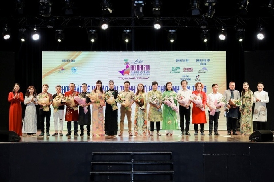 Lễ hội Áo dài 2019 lần đầu xuất hiện nhà thiết kế Hàn Quốc - 1 Lễ hội Áo dài 2019 lần đầu xuất hiện nhà thiết kế Hàn Quốc - 1