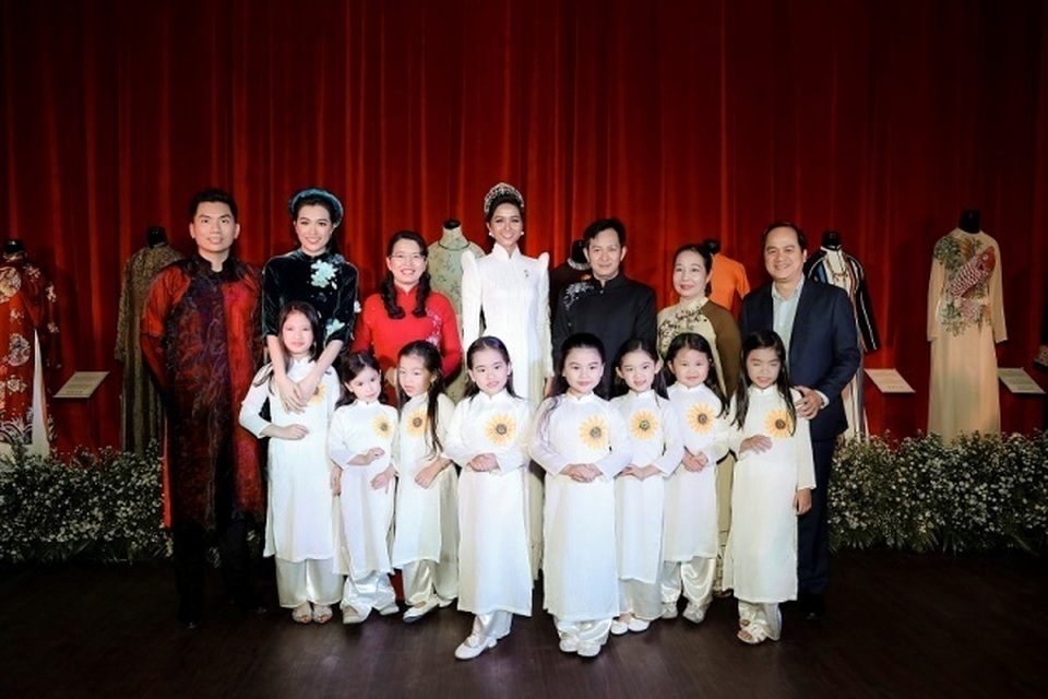Lễ hội Áo dài 2019 lần đầu xuất hiện nhà thiết kế Hàn Quốc - 3 Lễ hội Áo dài 2019 lần đầu xuất hiện nhà thiết kế Hàn Quốc - 3