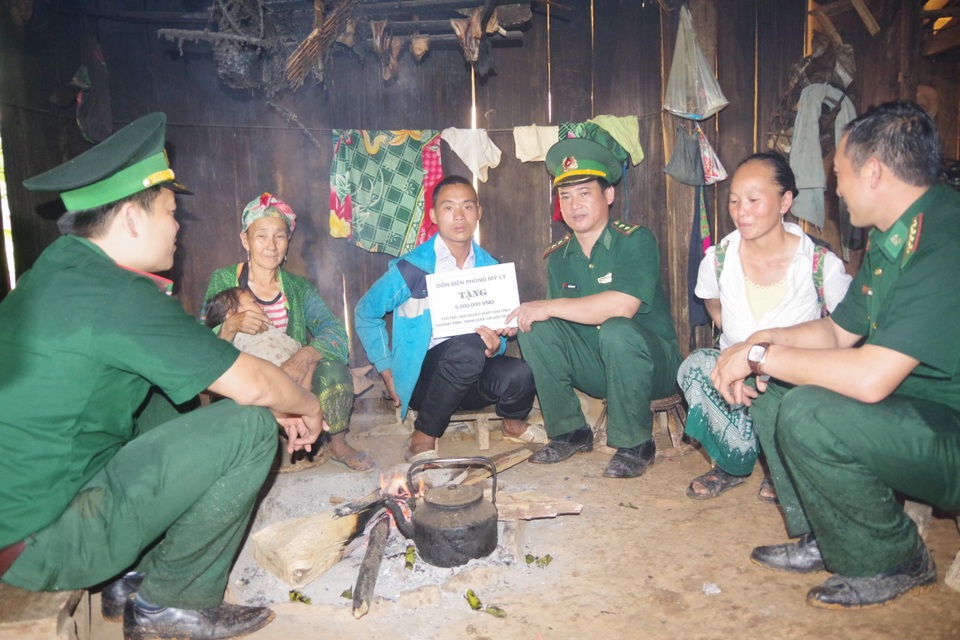 Dấu chân người chiến sĩ biên phòng trên các mặt trận - 9 Dấu chân người chiến sĩ biên phòng trên các mặt trận - 9