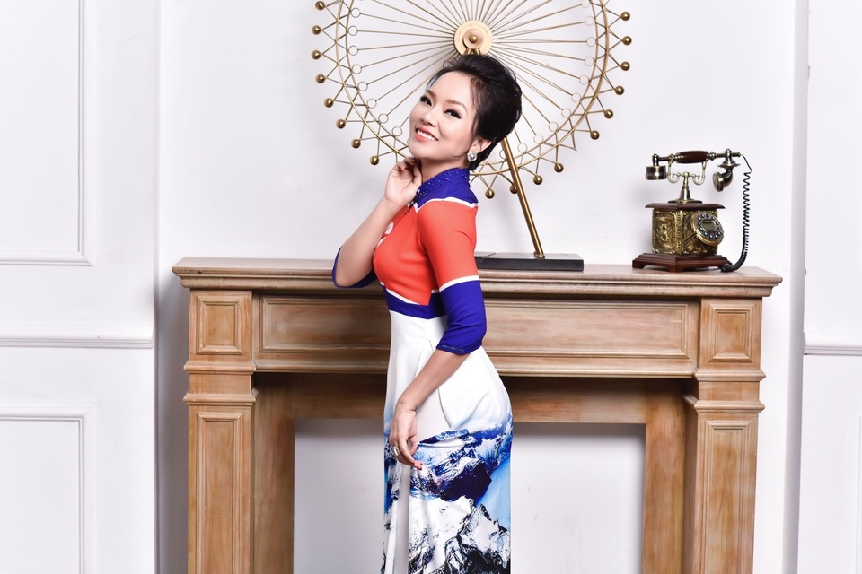 NTK Đỗ Trịnh Hoài Nam và ca sĩ Thái Thuỳ Linh ăn ý trong BST áo dài đặc biệt - 3 NTK Đỗ Trịnh Hoài Nam và ca sĩ Thái Thuỳ Linh ăn ý trong BST áo dài đặc biệt - 3