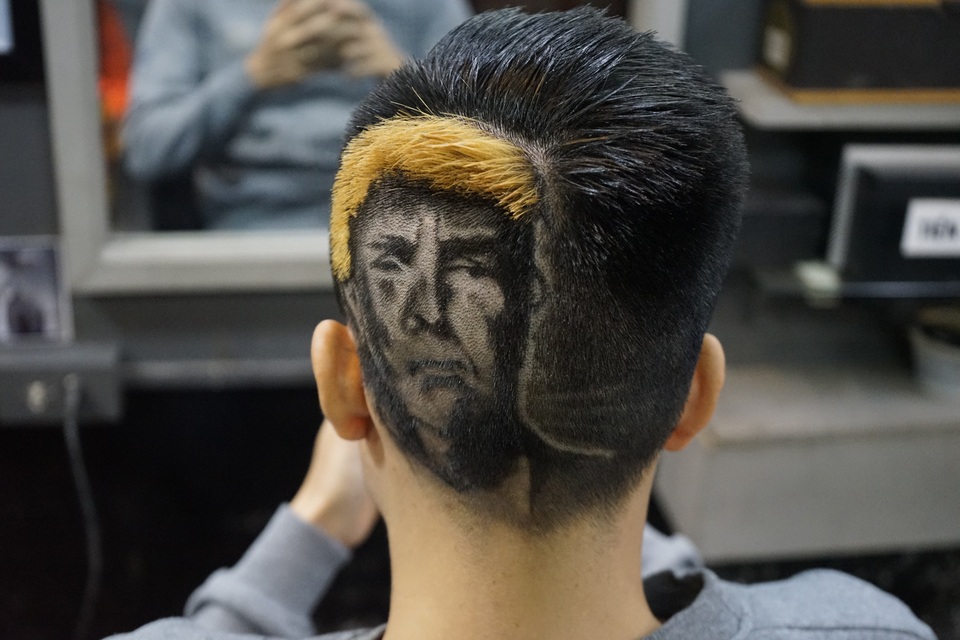 Salon Hà Nội mở dịch vụ khắc hình ông Trump – Kim lên tóc gây “sốt” - 8 Salon Hà Nội mở dịch vụ khắc hình ông Trump – Kim lên tóc gây “sốt” - 8