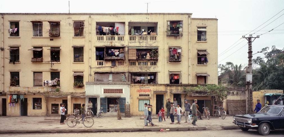 Hà Nội 36 phố phường - Hình ảnh cách đây 30 năm của thủ đô xuất hiện trên báo Anh - 5 Hà Nội 36 phố phường - Hình ảnh cách đây 30 năm của thủ đô xuất hiện trên báo Anh - 5