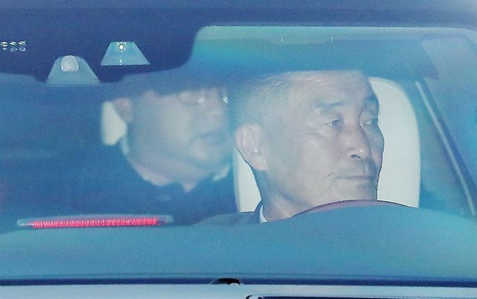 Điều ít biết về tài xế từng lái siêu xe chở ông Kim Jong-un tại thượng đỉnh với ông Trump - 2 Điều ít biết về tài xế từng lái siêu xe chở ông Kim Jong-un tại thượng đỉnh với ông Trump - 2