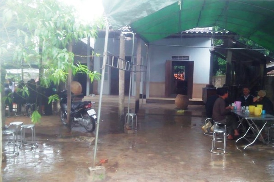 Khởi tố vụ em chồng vác dao chém chị dâu và cháu ruột - 1 Khởi tố vụ em chồng vác dao chém chị dâu và cháu ruột - 1