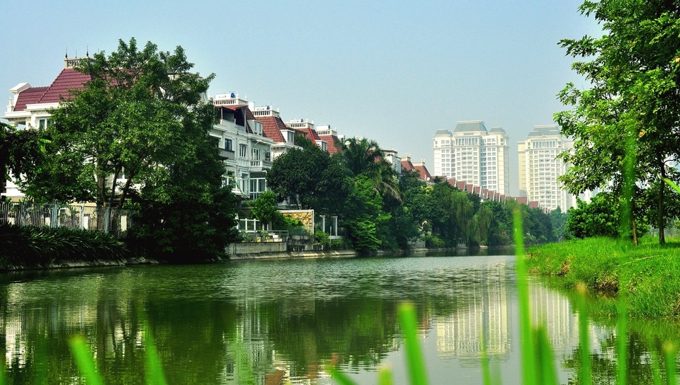 Cuộc chạy đua của những “ông lớn” bất động sản ngoại quốc tại Tây Hồ - 1 Cuộc chạy đua của những “ông lớn” bất động sản ngoại quốc tại Tây Hồ - 1