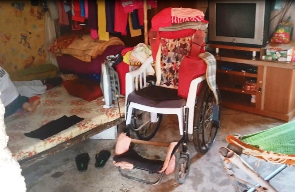 Gần 50 triệu đồng đến với vợ chồng có 2 con mắc bệnh hiểm nghèo - 2 Gần 50 triệu đồng đến với vợ chồng có 2 con mắc bệnh hiểm nghèo - 2