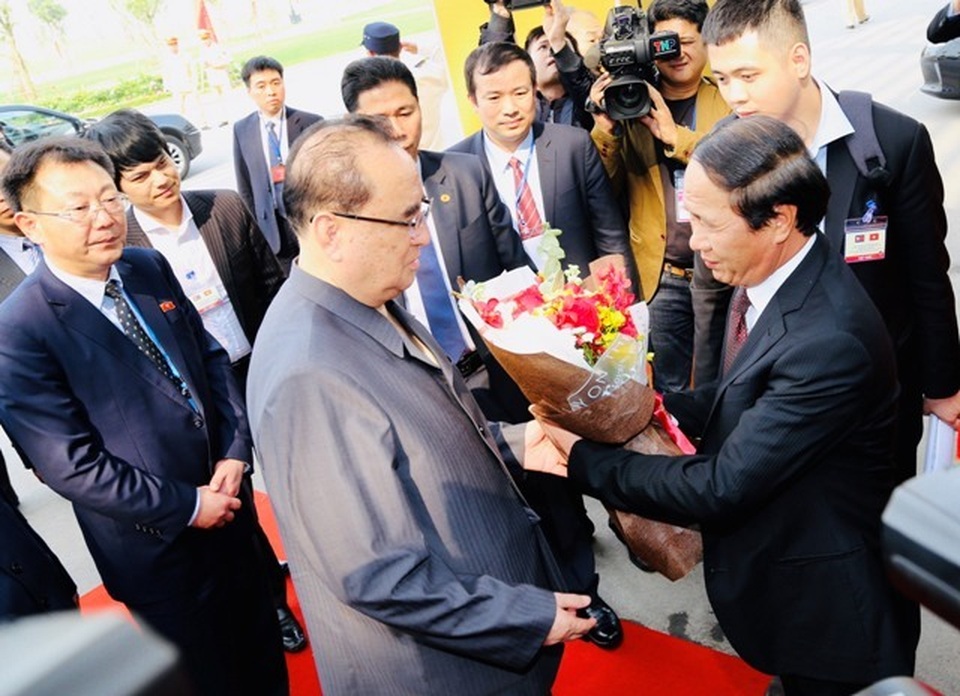 Đoàn Triều Tiên thăm tổ hợp sản xuất ô tô, nông nghiệp công nghệ cao tại Hải Phòng - 1 Đoàn Triều Tiên thăm tổ hợp sản xuất ô tô, nông nghiệp công nghệ cao tại Hải Phòng - 1