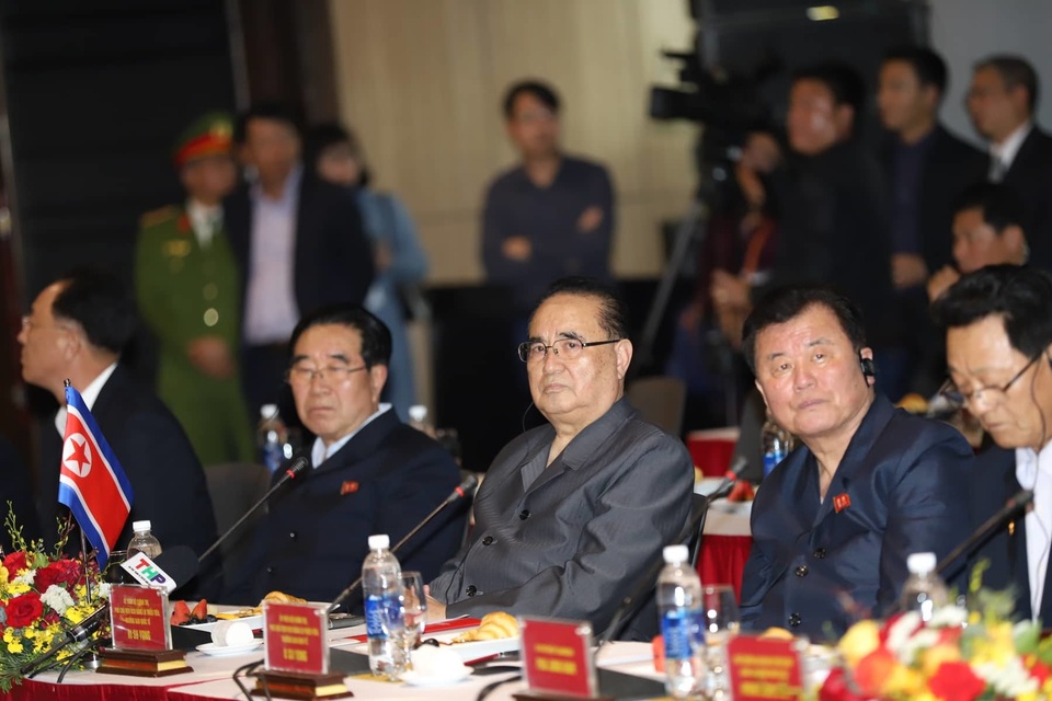 Đoàn Triều Tiên thăm tổ hợp sản xuất ô tô, nông nghiệp công nghệ cao tại Hải Phòng - 5 Đoàn Triều Tiên thăm tổ hợp sản xuất ô tô, nông nghiệp công nghệ cao tại Hải Phòng - 5