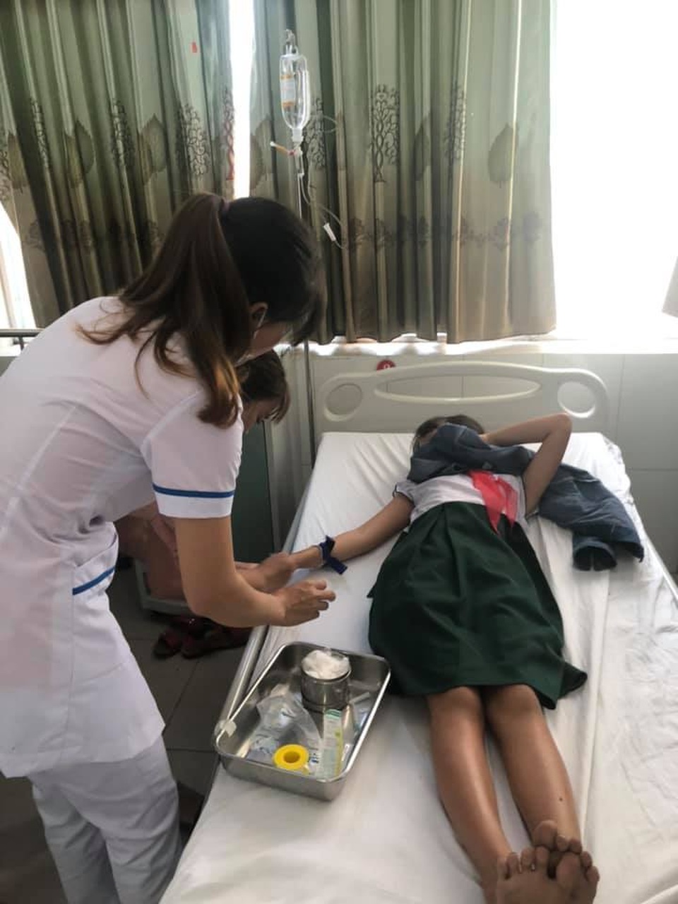 Uống trà sữa, 16 học sinh bị ngộ độc - 1 Uống trà sữa, 16 học sinh bị ngộ độc - 1