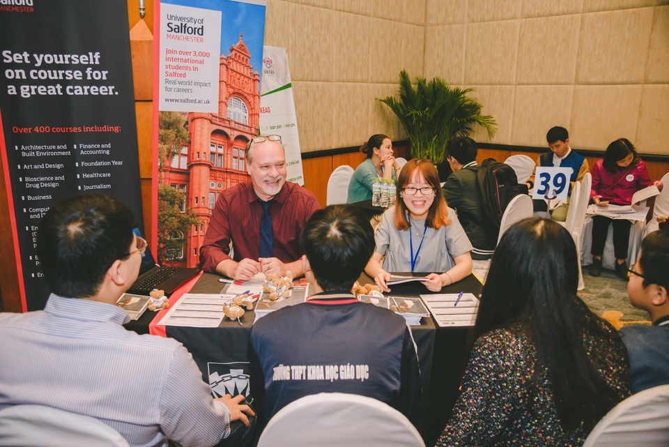 Nhận học bổng 100% từ 50 trường danh giá Anh Quốc tại eduFairUK 2019 - 2 Nhận học bổng 100% từ 50 trường danh giá Anh Quốc tại eduFairUK 2019 - 2
