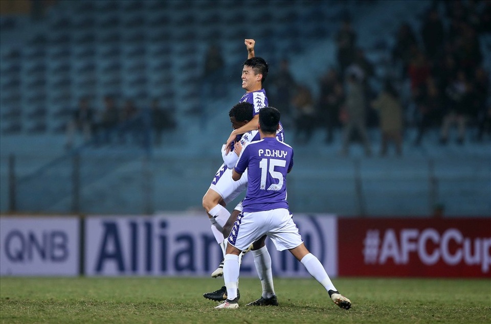 Duy-Manh-An-Mung-4.jpg Duy-Manh-An-Mung-4.jpg