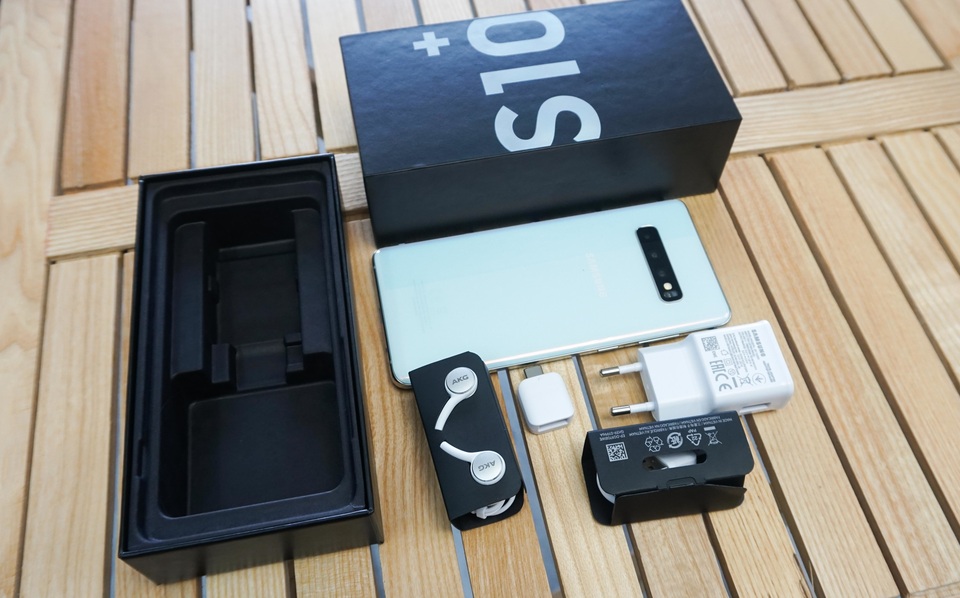 Galaxy S10+_.JPG Galaxy S10+_.JPG