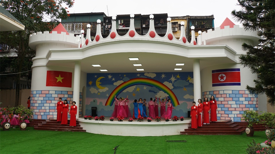 Trường Việt Triều háo hức chuẩn bị, mong chờ Chủ tịch Triều Tiên đến thăm - 1 Trường Việt Triều háo hức chuẩn bị, mong chờ Chủ tịch Triều Tiên đến thăm - 1