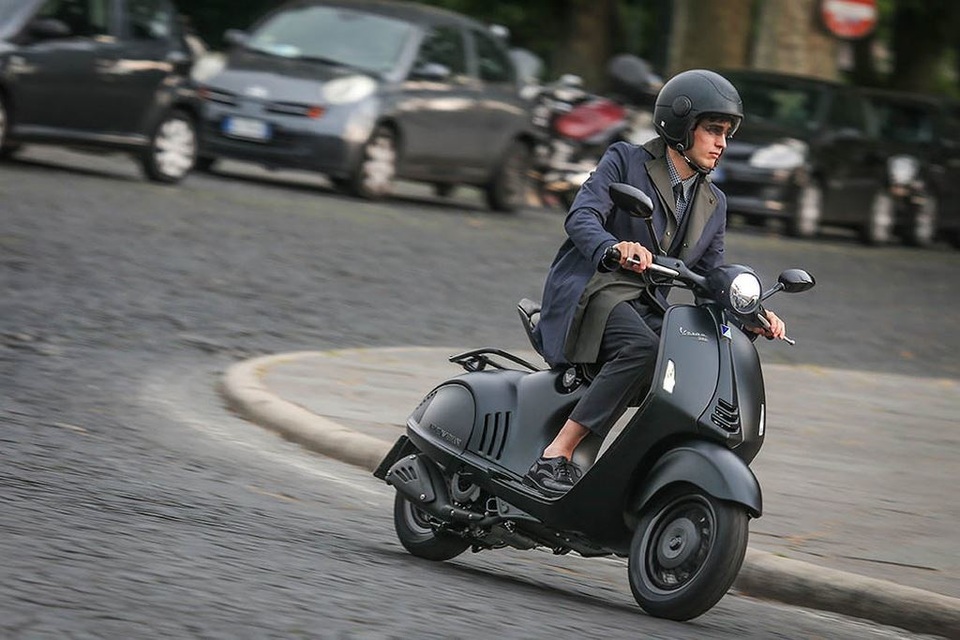 Piaggio tiếp tục khẳng định đẳng cấp với bộ đôi Vespa đen huyền - 1 Piaggio tiếp tục khẳng định đẳng cấp với bộ đôi Vespa đen huyền - 1
