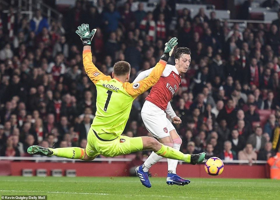 Arsenal 5-1 Bournemouth: Emirates tưng bừng “mở hội” - 1 Arsenal 5-1 Bournemouth: Emirates tưng bừng “mở hội” - 1