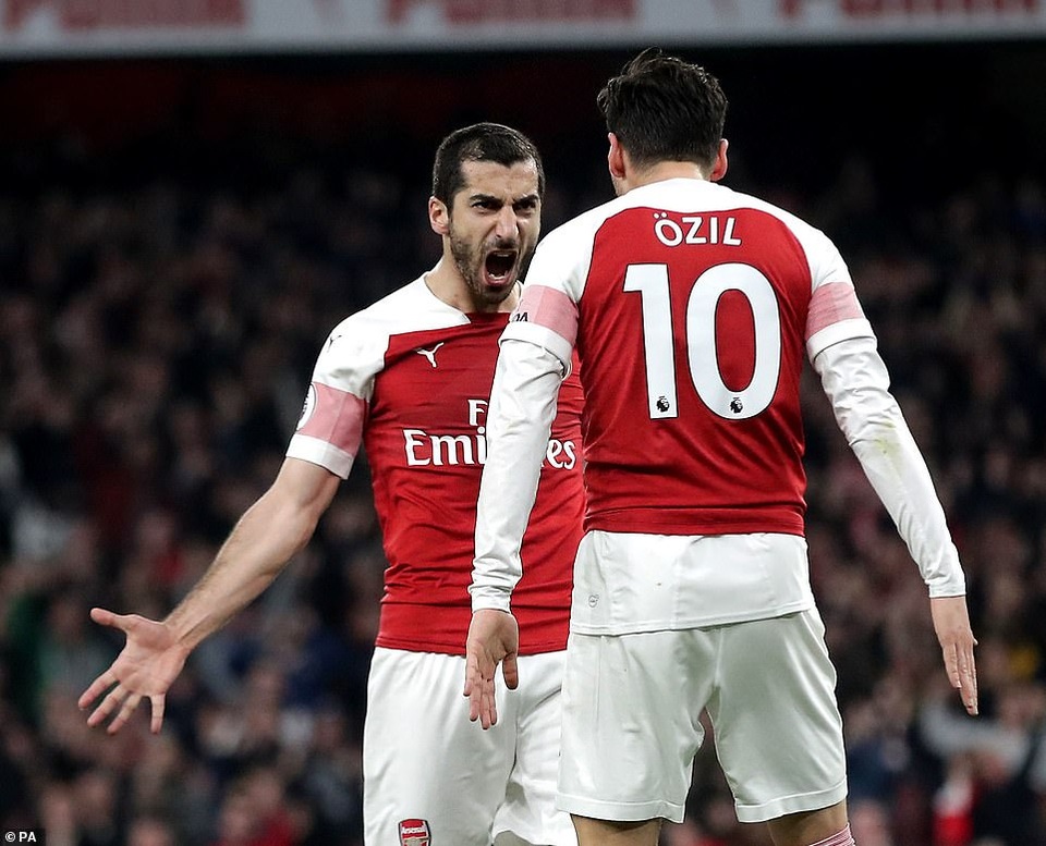 Arsenal 5-1 Bournemouth: Emirates tưng bừng “mở hội” - 2 Arsenal 5-1 Bournemouth: Emirates tưng bừng “mở hội” - 2