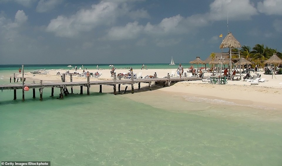 15 bãi biển đẹp nhất thế giới năm 2019 theo bình chọn của TripAdvisor - 9 15 bãi biển đẹp nhất thế giới năm 2019 theo bình chọn của TripAdvisor - 9