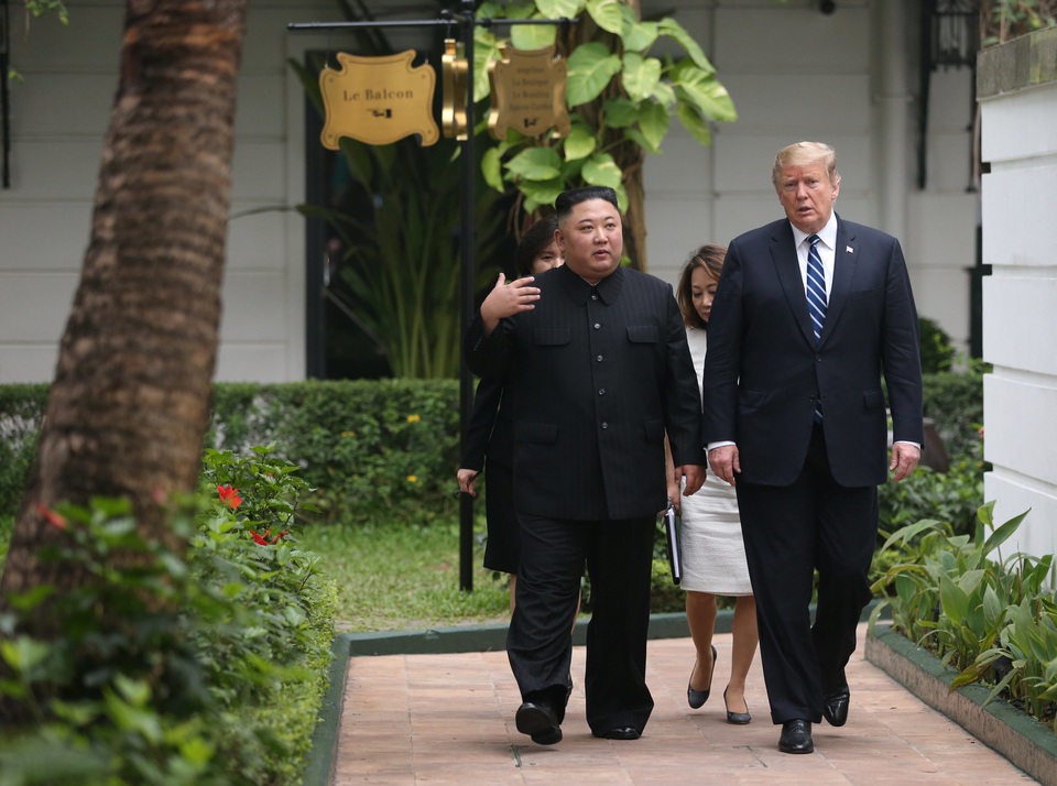 Ông Trump nói cuộc họp rất thành công, ông Kim tuyên bố sẵn sàng giải trừ hạt nhân - 4 Ông Trump nói cuộc họp rất thành công, ông Kim tuyên bố sẵn sàng giải trừ hạt nhân - 4