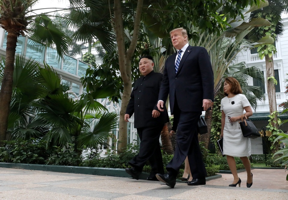 Ông Trump nói cuộc họp rất thành công, ông Kim tuyên bố sẵn sàng giải trừ hạt nhân - 16 Ông Trump nói cuộc họp rất thành công, ông Kim tuyên bố sẵn sàng giải trừ hạt nhân - 16
