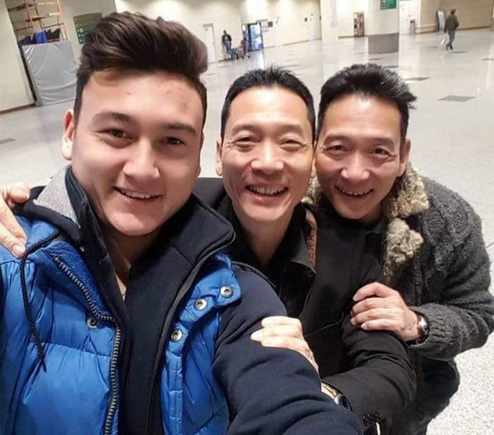 dang van lam va hai nguoi cha .jpg dang van lam va hai nguoi cha .jpg