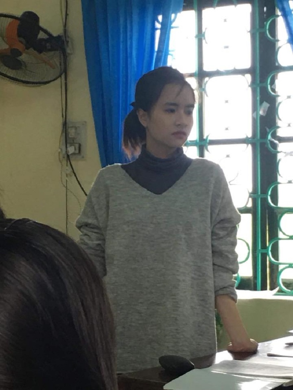 Cô giáo thực tập xinh đẹp có khuôn mặt trẻ thơ - 1 Cô giáo thực tập xinh đẹp có khuôn mặt trẻ thơ - 1