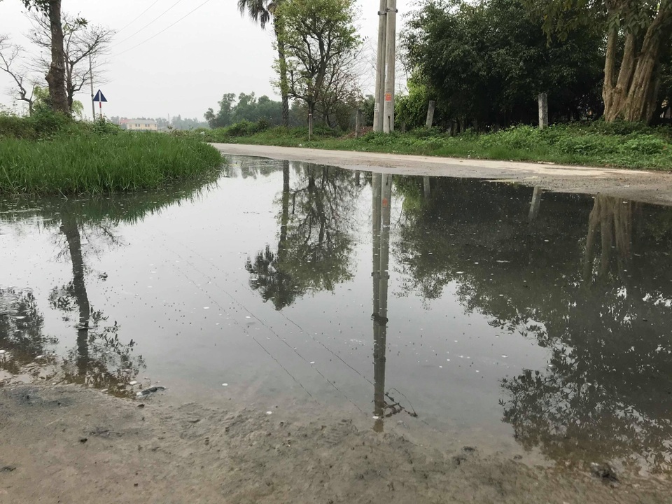 Bị lò mổ gia súc tra tấn xuyên ngày đêm, dân căng băng rôn phản đối quyết liệt! - 16 Bị lò mổ gia súc tra tấn xuyên ngày đêm, dân căng băng rôn phản đối quyết liệt! - 16