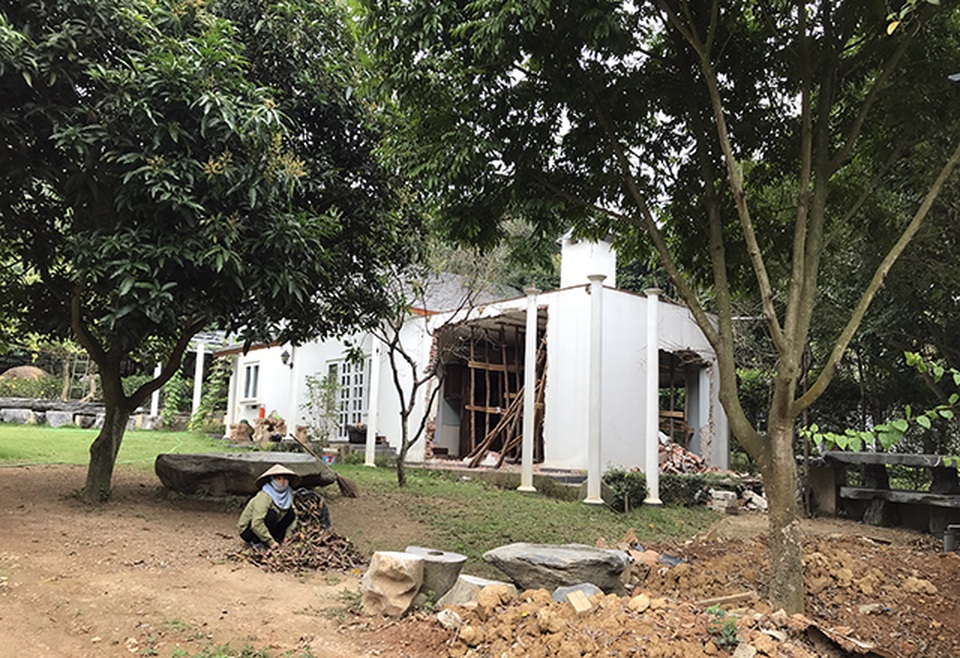 Loạt biệt thự lẩn khuất trong rừng Sóc Sơn vẫn chống lệnh tháo dỡ - 9 Loạt biệt thự lẩn khuất trong rừng Sóc Sơn vẫn chống lệnh tháo dỡ - 9