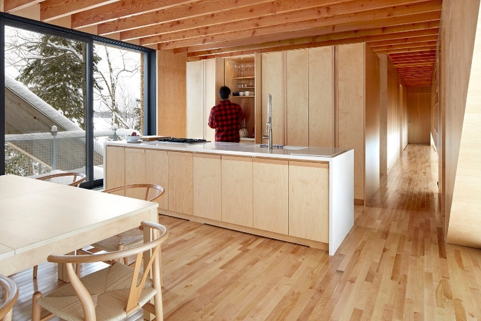 Độc đáo ngôi nhà có kiến trúc như một... cây cầu  - 12