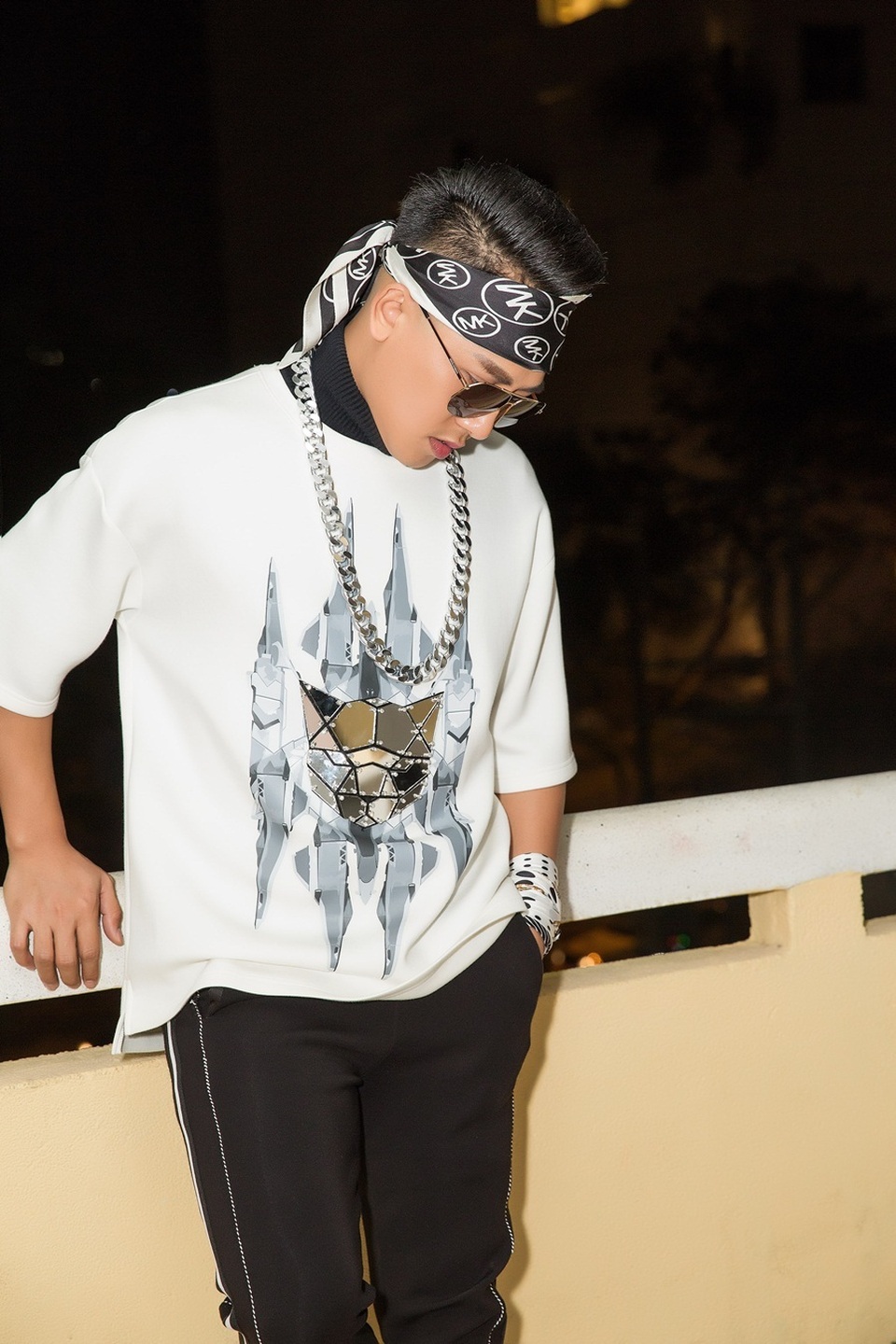 Bị nghi “nhái” phong cách Sơn Tùng M-TP, Châu Khải Phong phản ứng  - 4 Bị nghi “nhái” phong cách Sơn Tùng M-TP, Châu Khải Phong phản ứng  - 4