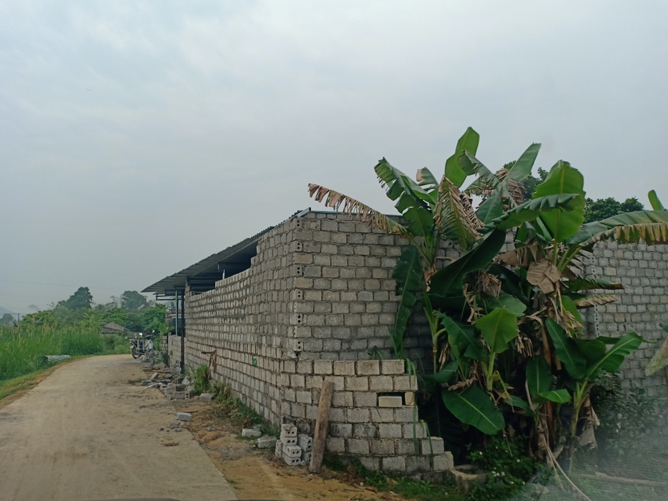 Dự án vừa có chủ trương, dân đua nhau xây nhà, cơi nới trái phép để được đền bù - 2 Dự án vừa có chủ trương, dân đua nhau xây nhà, cơi nới trái phép để được đền bù - 2