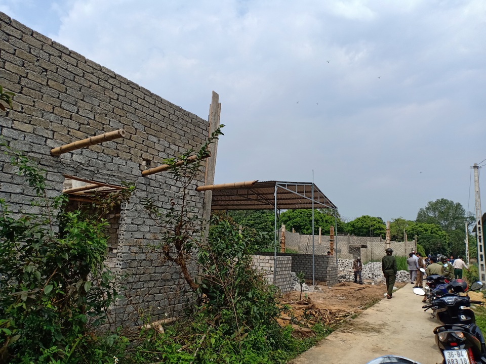 Dự án vừa có chủ trương, dân đua nhau xây nhà, cơi nới trái phép để được đền bù - 1 Dự án vừa có chủ trương, dân đua nhau xây nhà, cơi nới trái phép để được đền bù - 1
