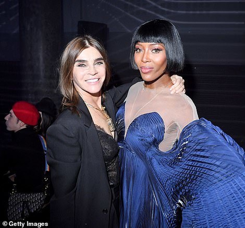 Karlie Kloss diện áo vest phô nội y - 22 Karlie Kloss diện áo vest phô nội y - 22